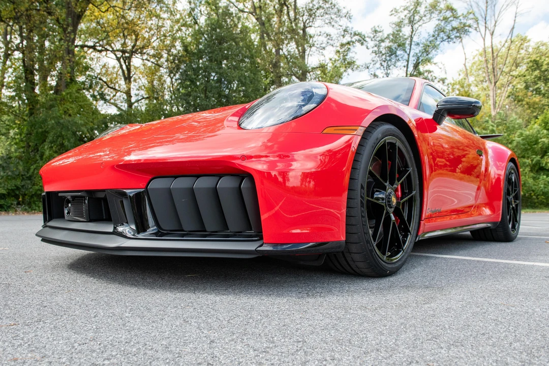 2026 Porsche 992 Carrera - Image 9 of 31