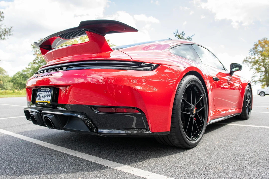 2026 Porsche 992 Carrera - Image 16 of 31