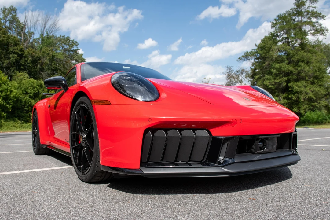 2026 Porsche 992 Carrera - Image 19 of 31