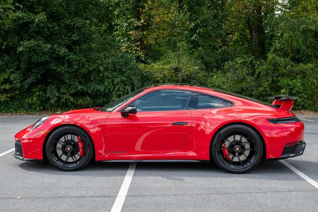 2026 Porsche 992 Carrera - Image 3 of 31