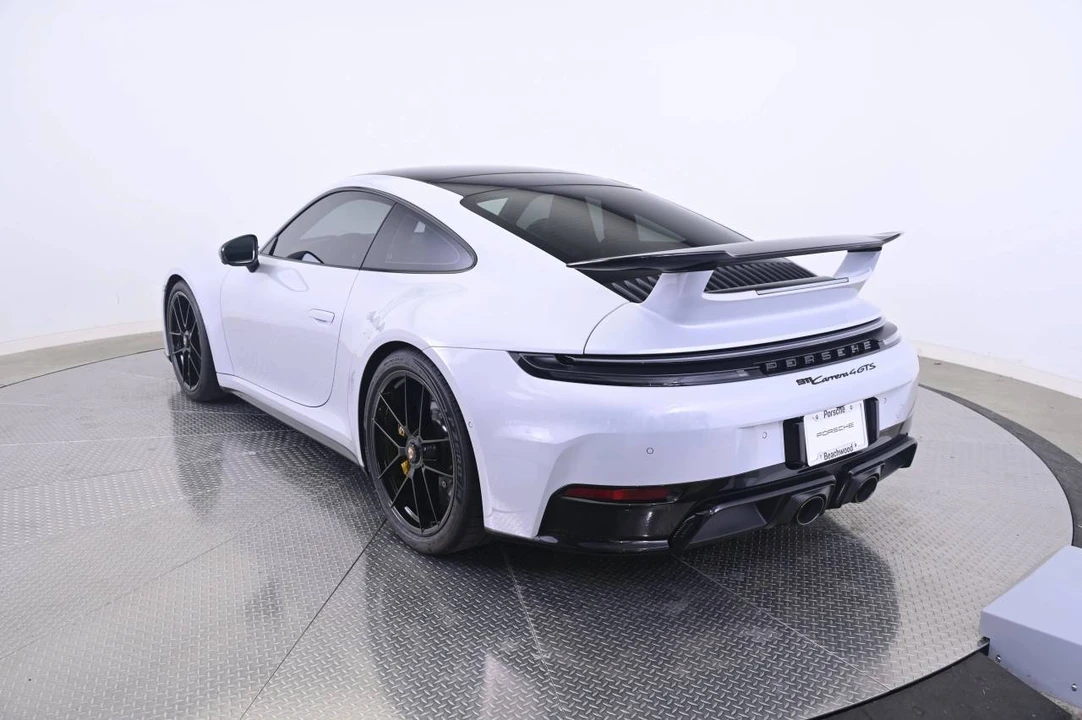 2026 Porsche 911 - Image 3 of 4