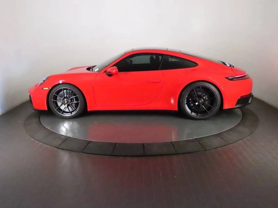 2026 Porsche 911 - Image 2 of 5