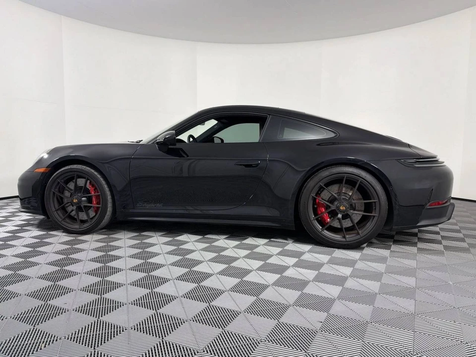 2026 Porsche 911 - Image 2 of 5