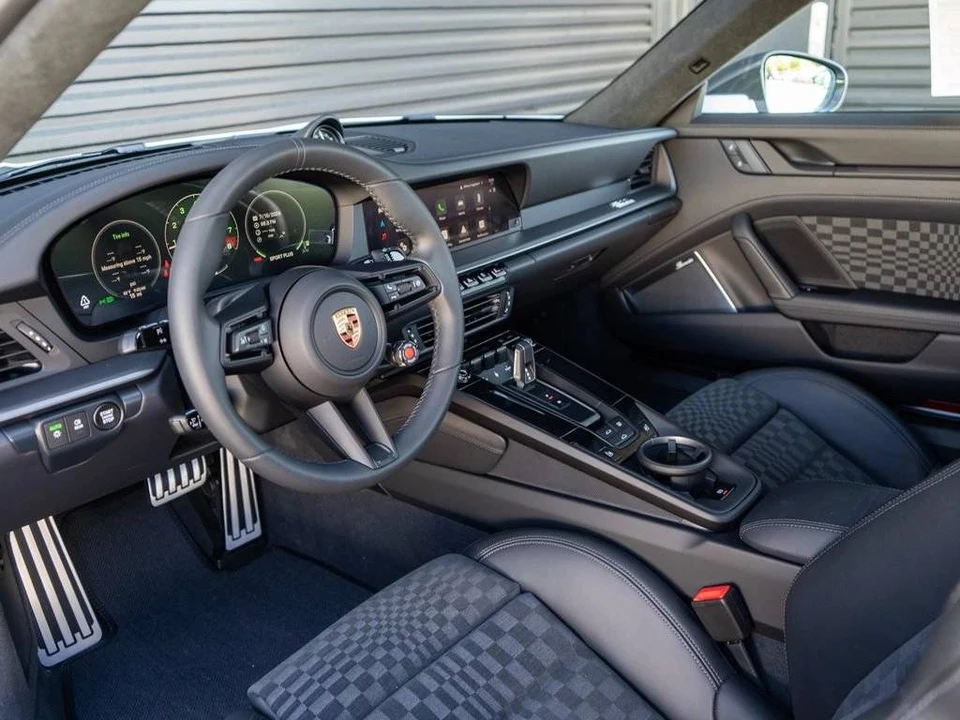 2026 Porsche 911 - Image 5 of 5
