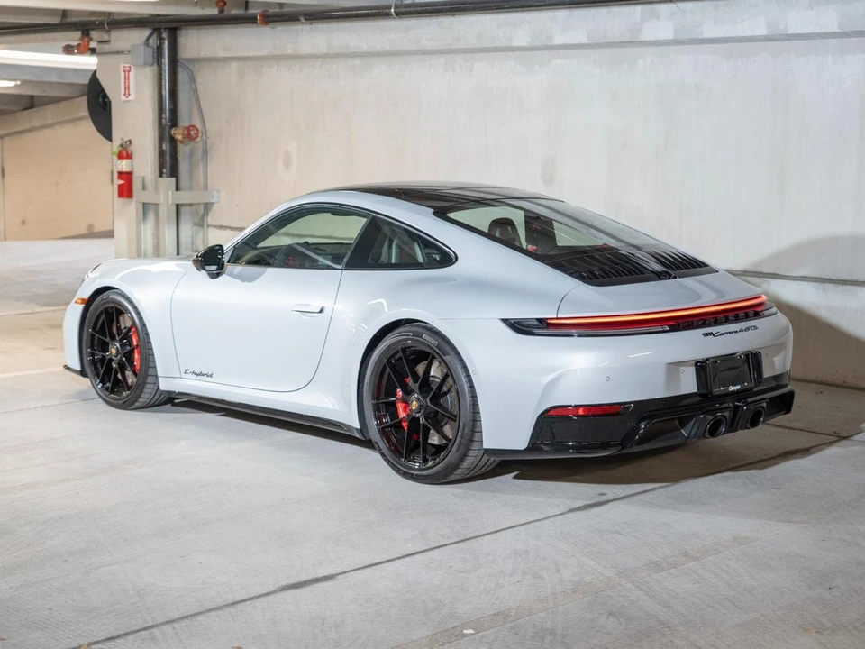 2026 Porsche 911 - Image 3 of 26