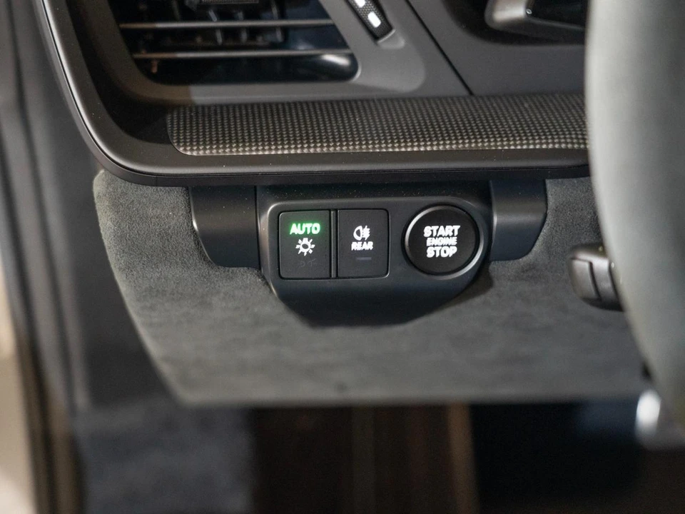 2026 Porsche 911 - Image 24 of 26