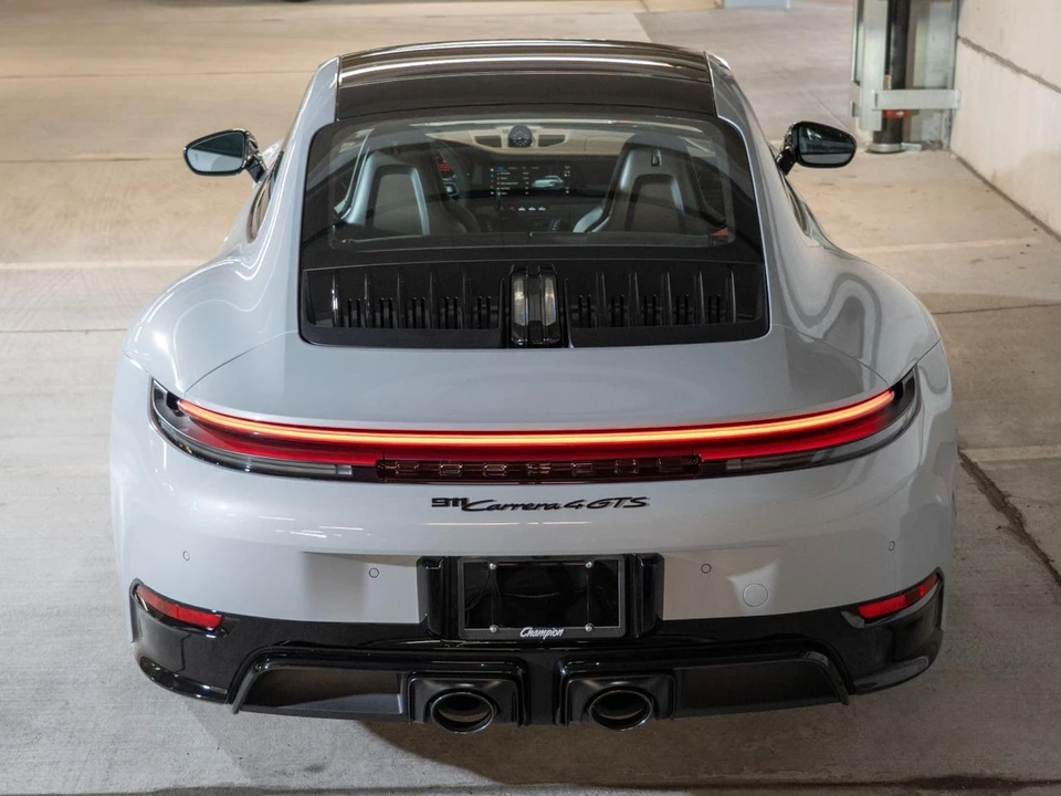 2026 Porsche 911 - Image 10 of 26