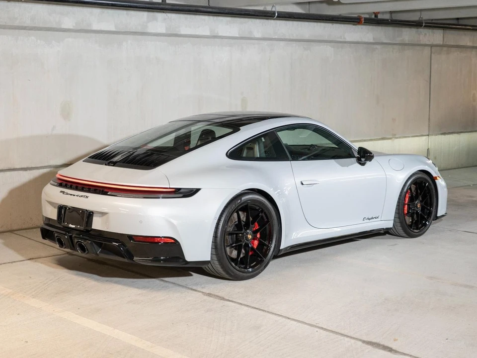 2026 Porsche 911 - Image 9 of 26