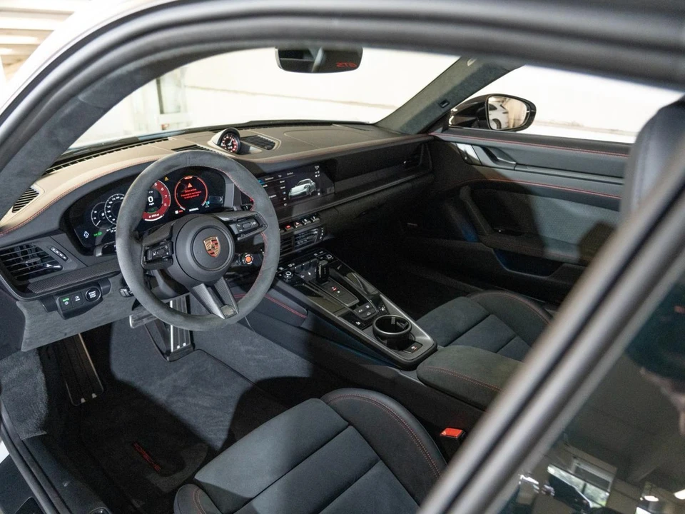 2026 Porsche 911 - Image 4 of 26