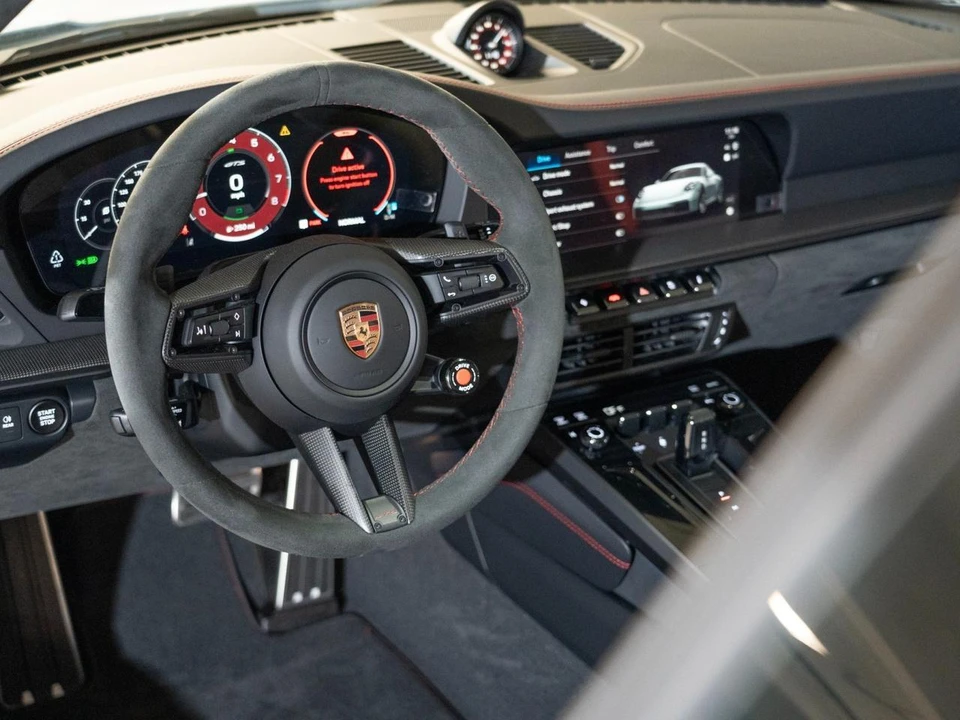 2026 Porsche 911 - Image 16 of 26
