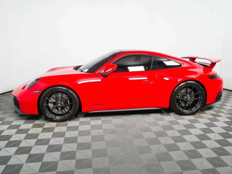 2026 Porsche 911 - Image 2 of 4
