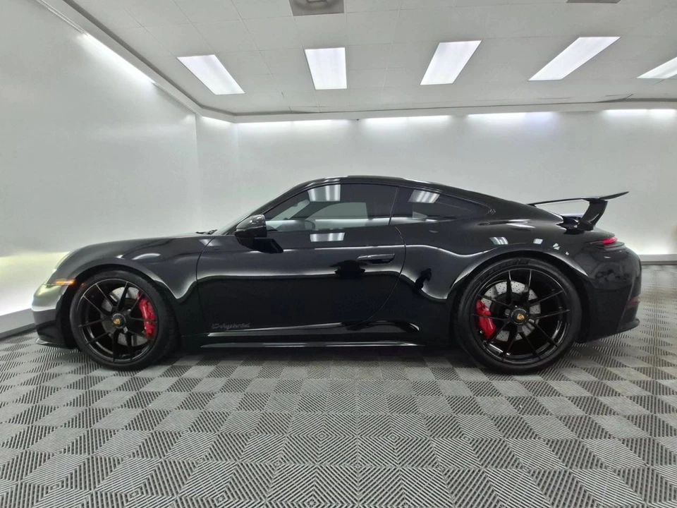 2026 Porsche 911 - Image 2 of 5