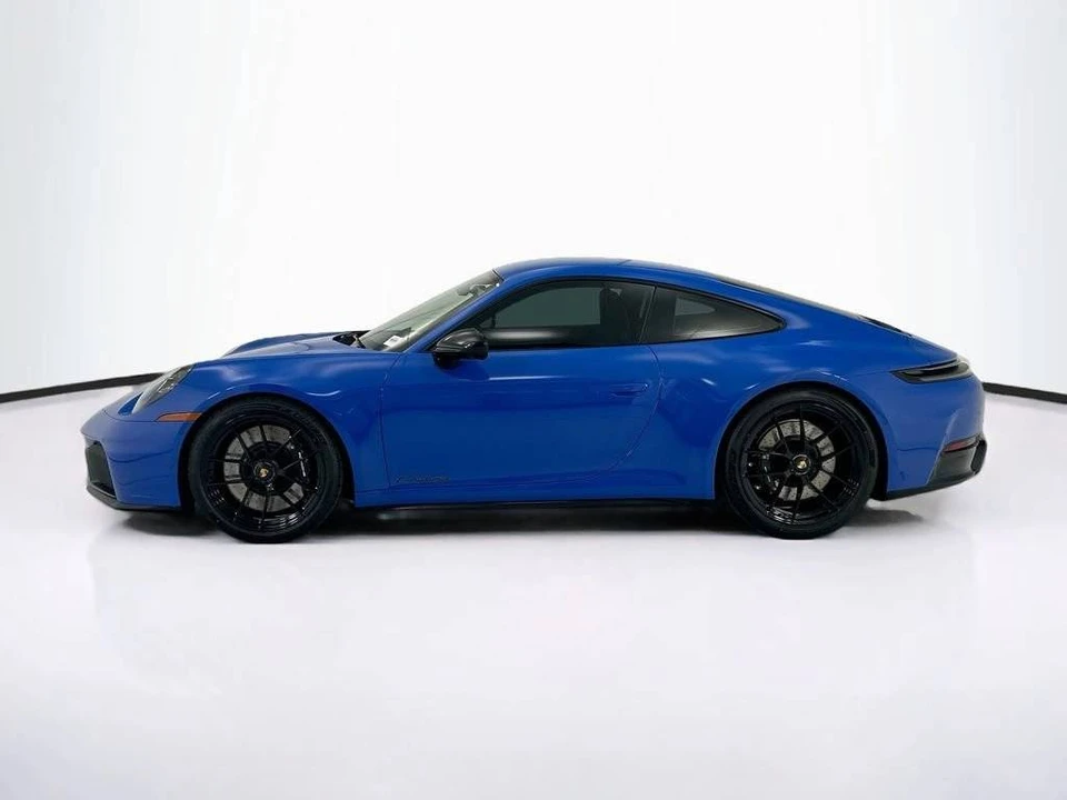 2026 Porsche 911 - Image 2 of 5