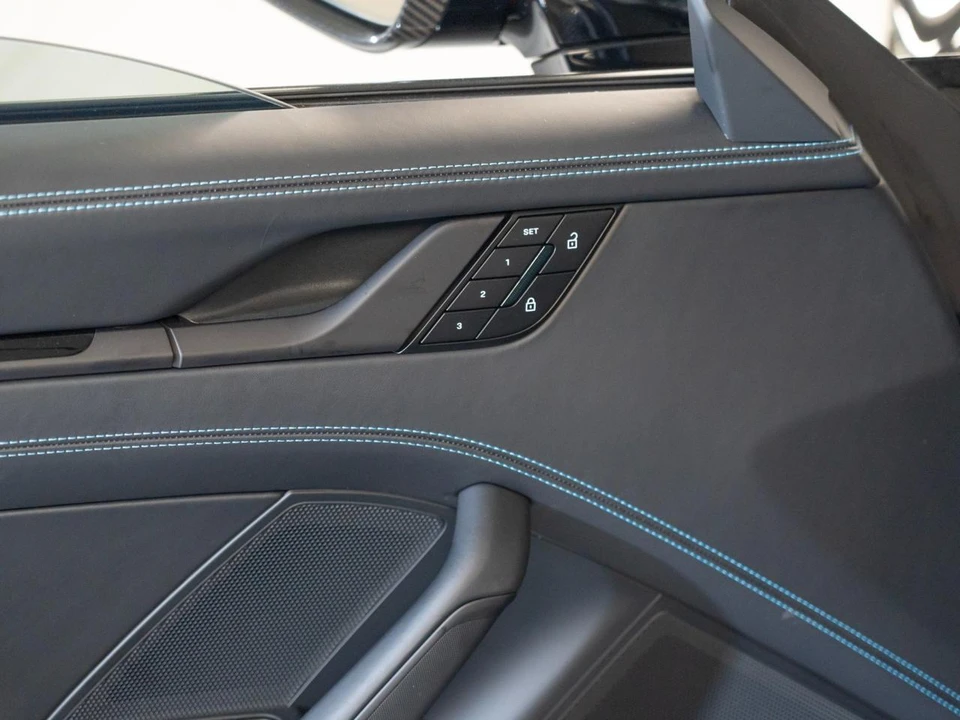 2026 Porsche 911 - Image 18 of 27