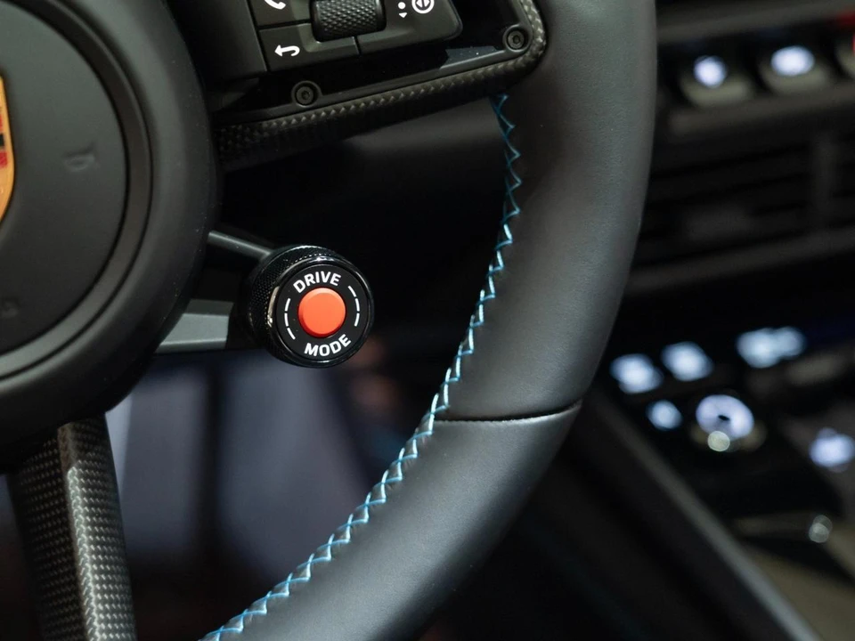 2026 Porsche 911 - Image 23 of 27