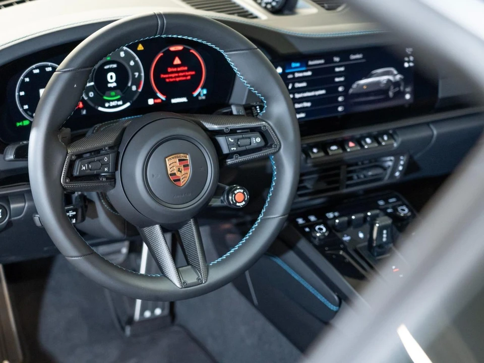 2026 Porsche 911 - Image 16 of 27