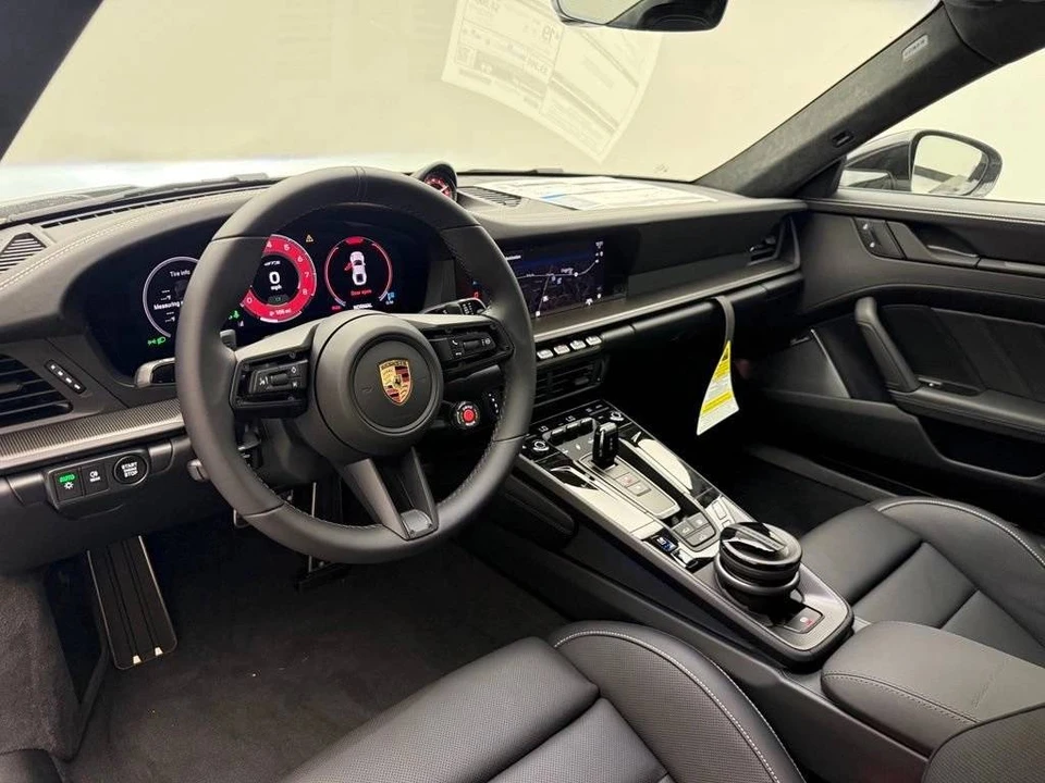 2026 Porsche 911 - Image 4 of 5