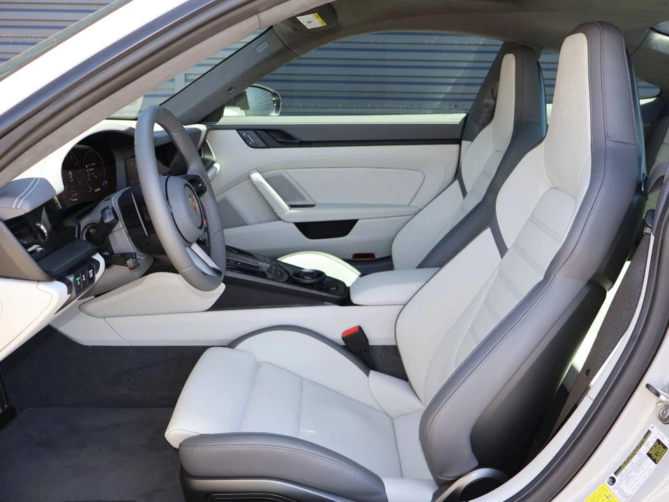 2026 Porsche 911 - Image 5 of 5
