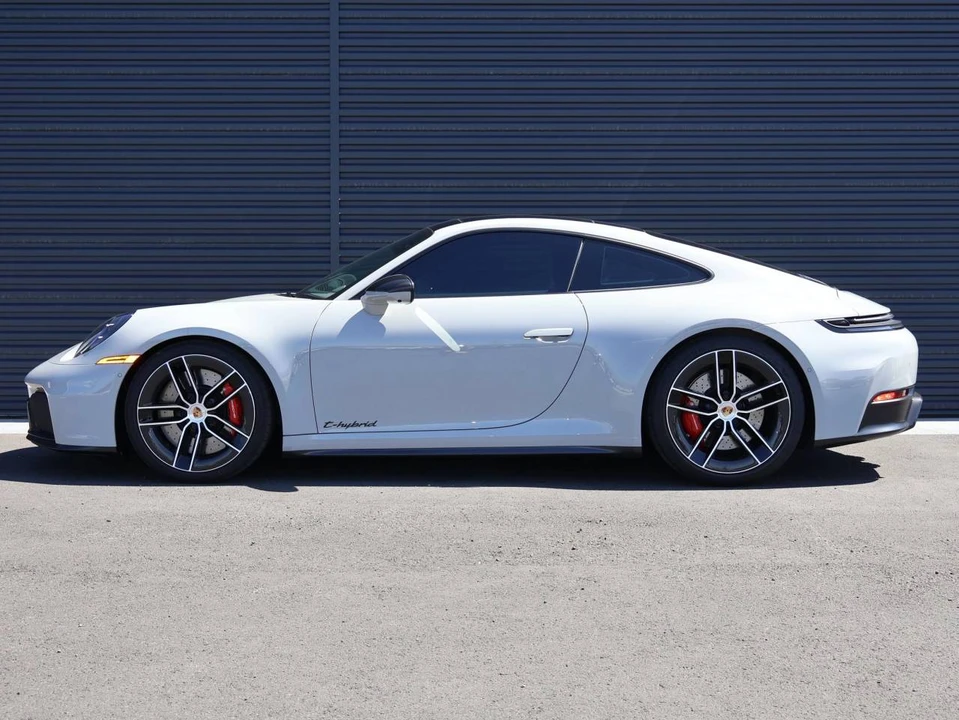 2026 Porsche 911 - Image 2 of 5