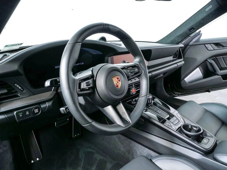 2026 Porsche 911 - Image 4 of 4