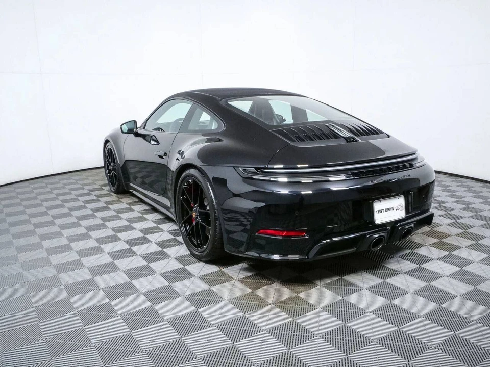 2026 Porsche 911 - Image 3 of 4