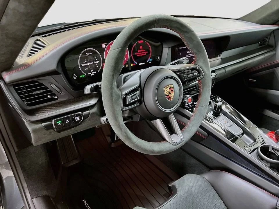 2026 Porsche 911 - Image 4 of 4