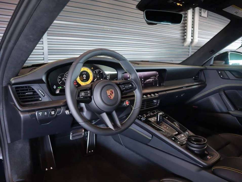 2026 Porsche 911 - Image 4 of 4