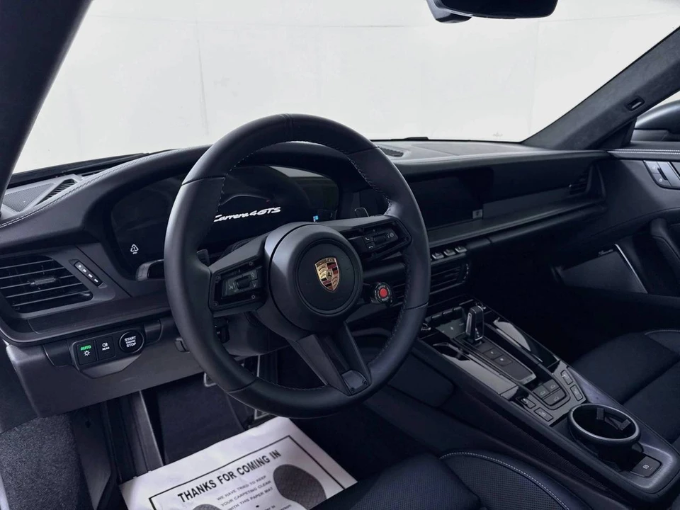 2026 Porsche 911 - Image 4 of 4