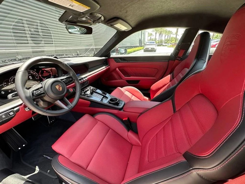 2026 Porsche 911 - Image 4 of 5