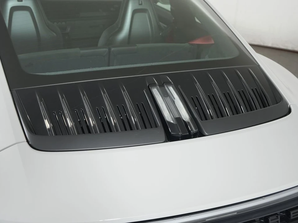 2026 Porsche 911 - Image 12 of 31