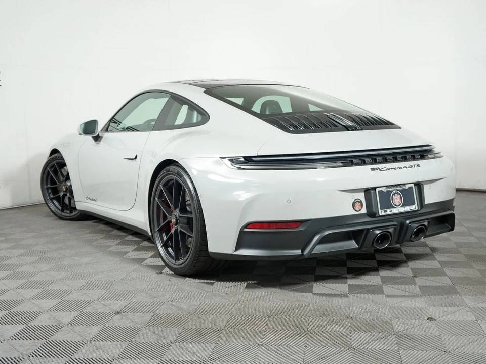 2026 Porsche 911 - Image 3 of 31