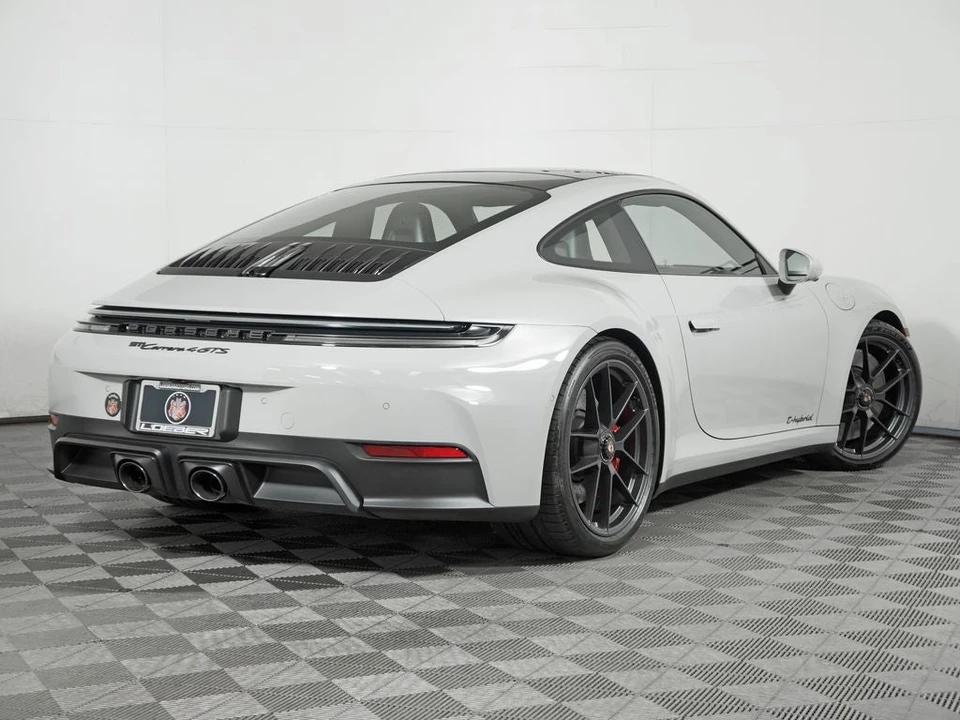 2026 Porsche 911 - Image 7 of 31