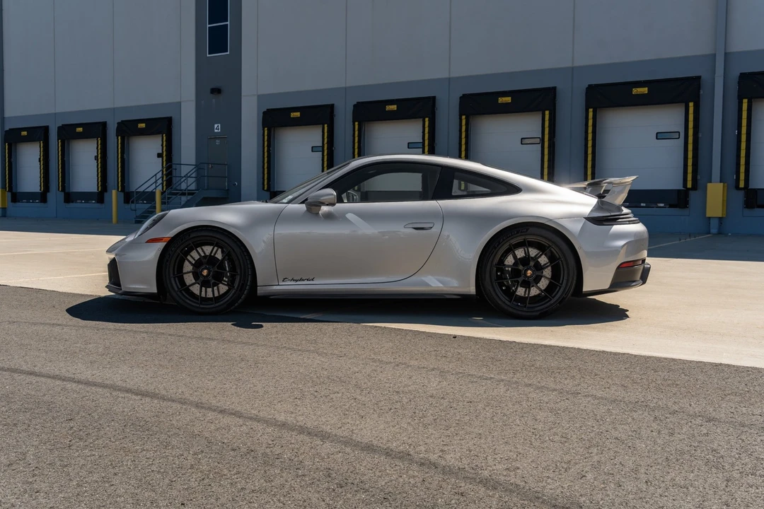 2026 Porsche 911 - Image 10 of 31