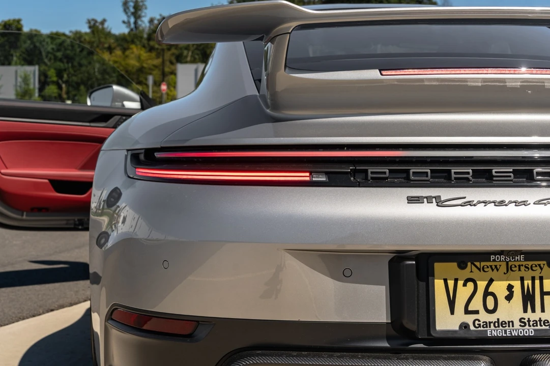2026 Porsche 911 - Image 22 of 31