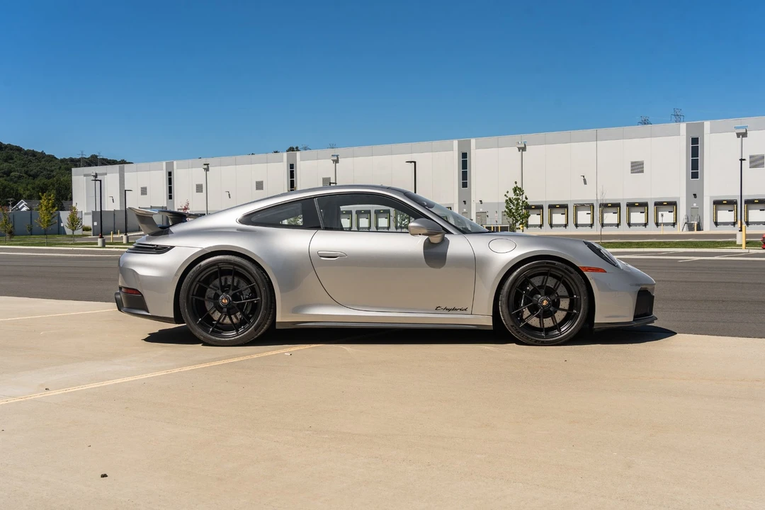 2026 Porsche 911 - Image 5 of 31