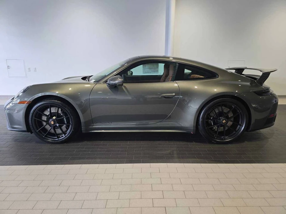 2026 Porsche 911 - Image 2 of 4
