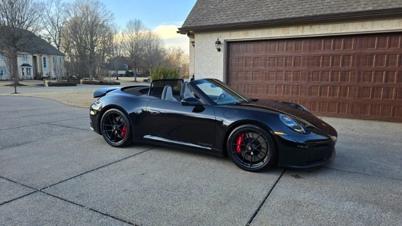 2026 Porsche 911 - Image 15 of 19