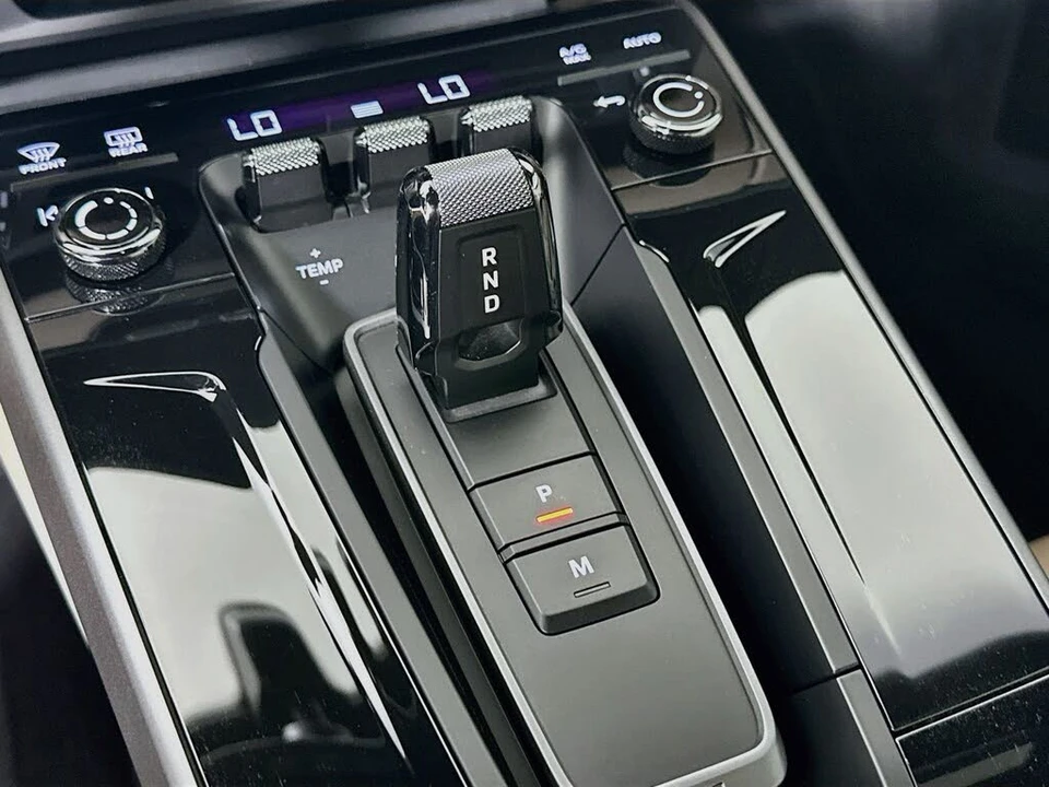 2026 Porsche 992 Carrera 4S - Image 28 of 31
