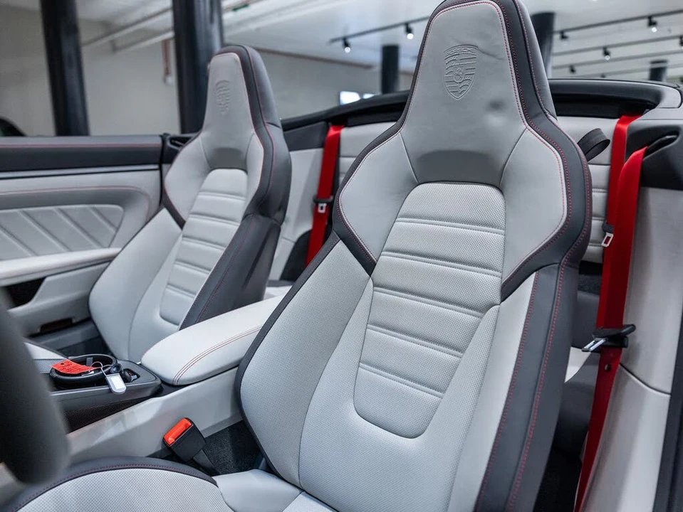 2026 Porsche 992 Carrera 4S - Image 5 of 31