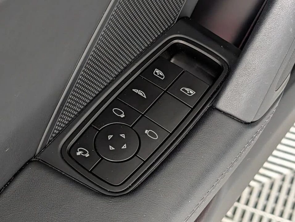 2026 Porsche 992 Carrera 4S - Image 25 of 31
