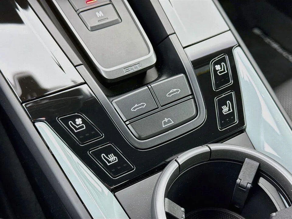2026 Porsche 992 Carrera 4S - Image 24 of 31