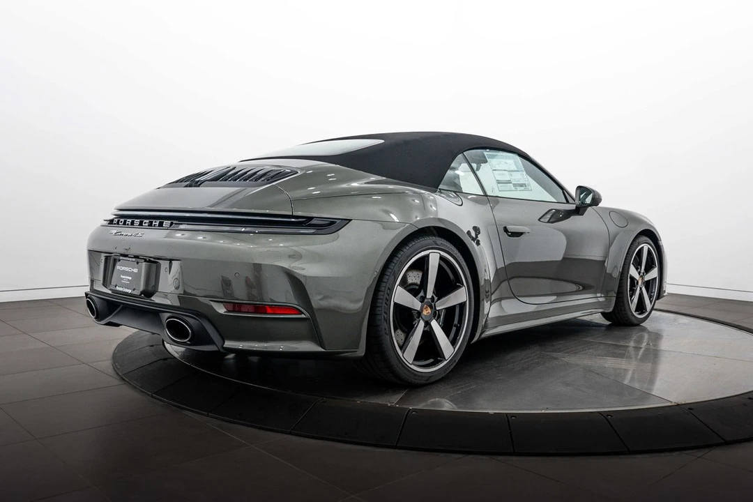 2026 Porsche 992 Carrera 4S - Image 28 of 31