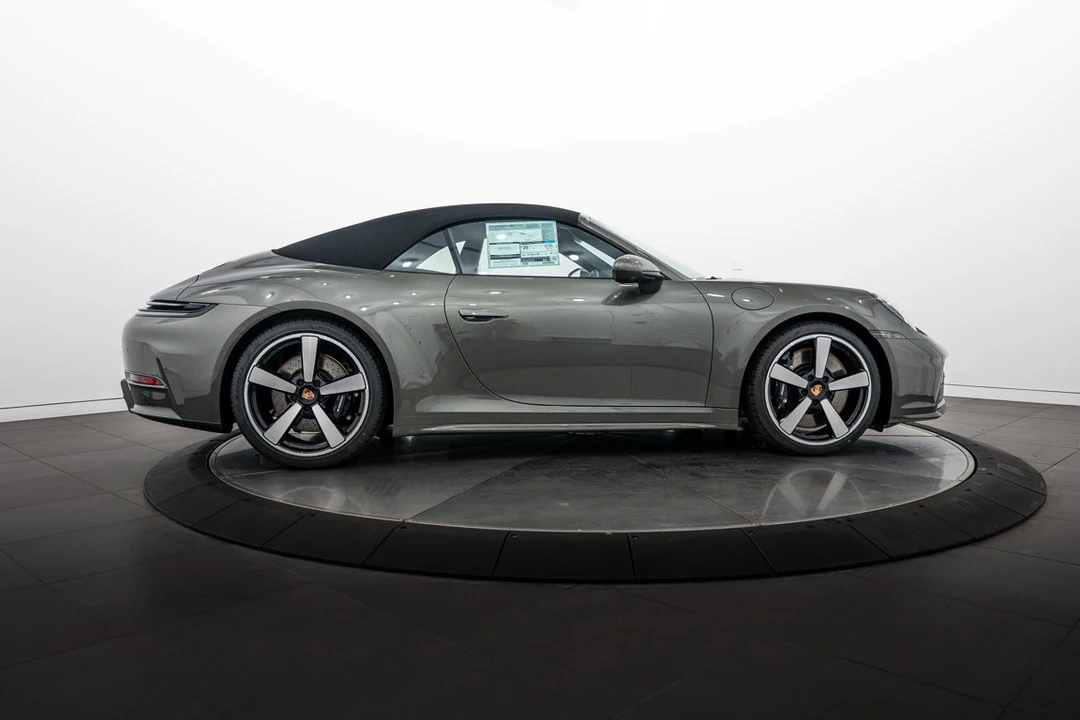 2026 Porsche 992 Carrera 4S - Image 29 of 31
