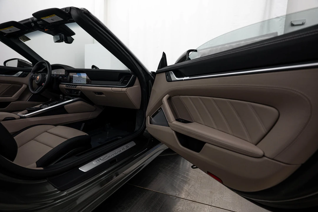 2026 Porsche 992 Carrera 4S - Image 17 of 31