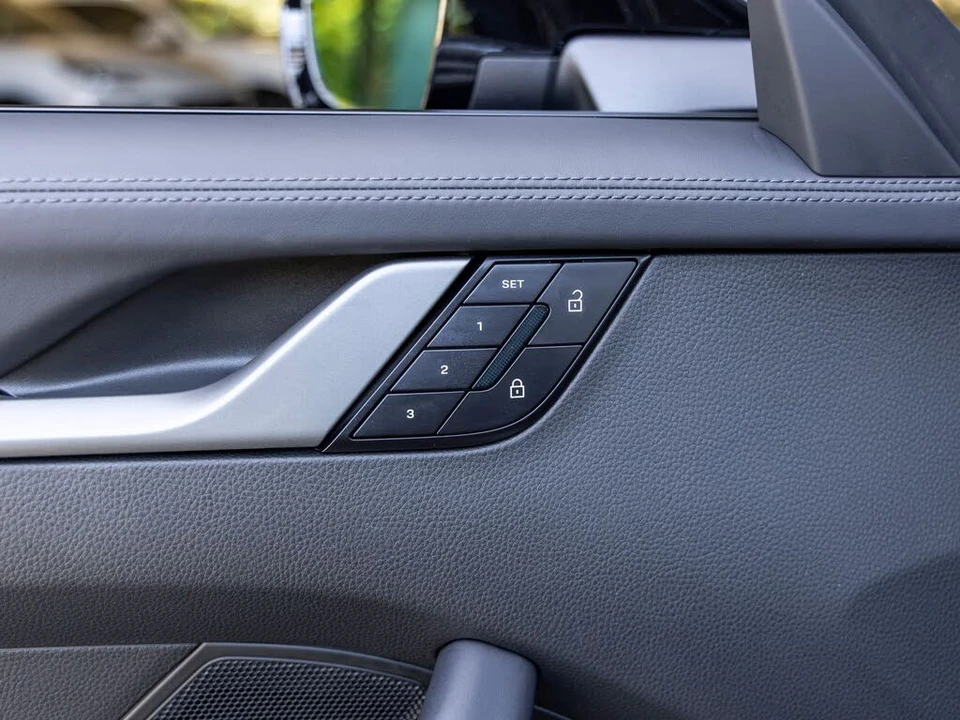 2026 Porsche 992 Carrera 4S - Image 26 of 31
