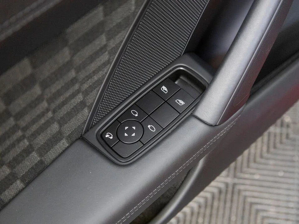 2026 Porsche 992 Carrera 4S - Image 28 of 31