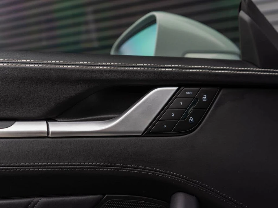 2026 Porsche 992 Carrera 4S - Image 28 of 31
