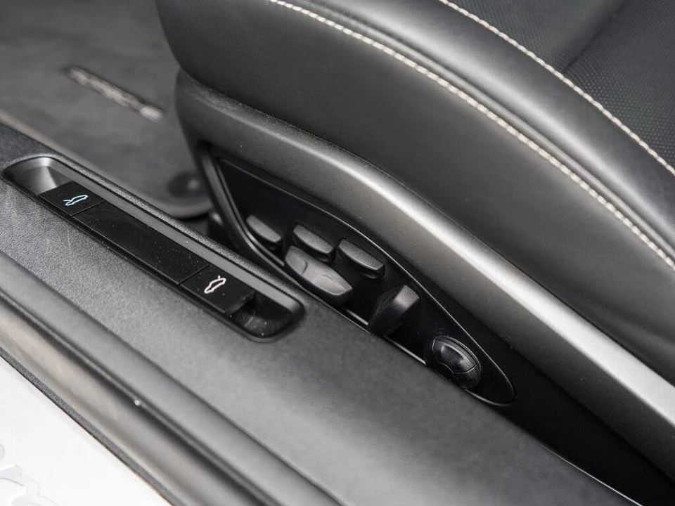 2026 Porsche 992 Carrera 4S - Image 27 of 31
