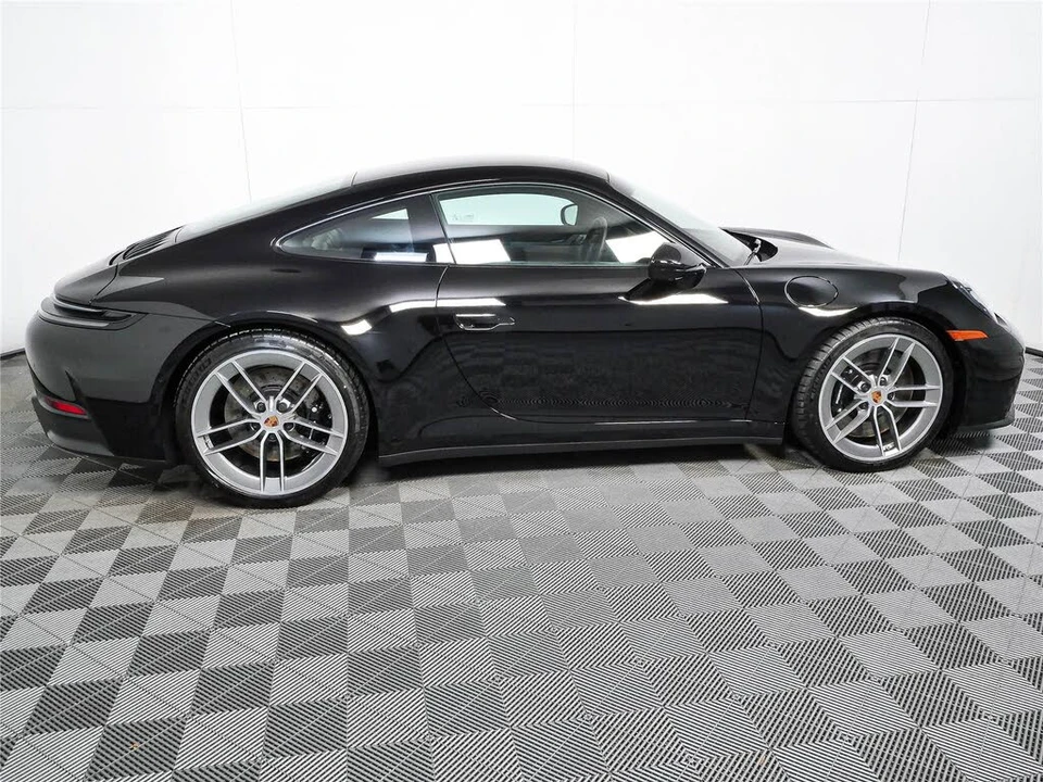2026 Porsche 992 Carrera 4S - Image 27 of 31