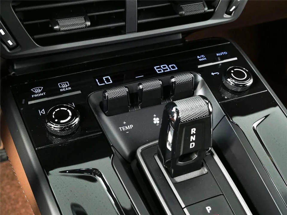 2026 Porsche 992 Carrera 4S - Image 21 of 31